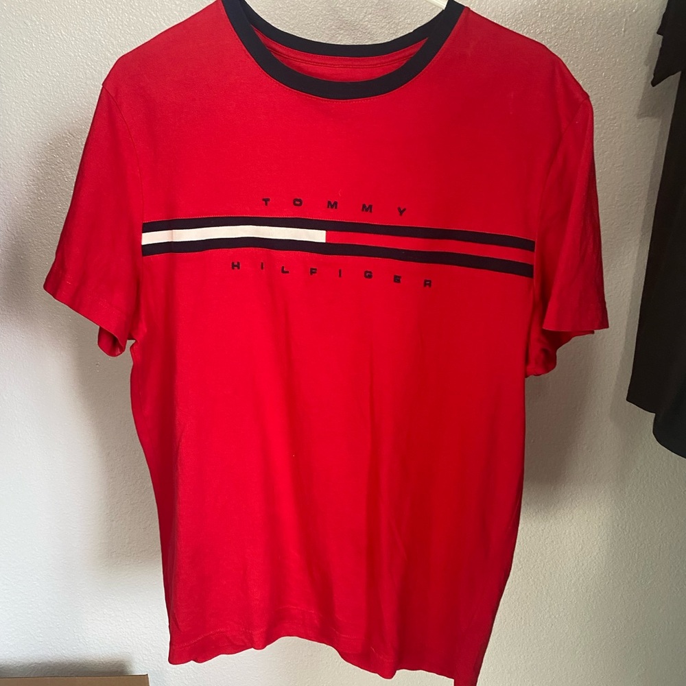 Men’s medium Tommy Hilfiger t shirt